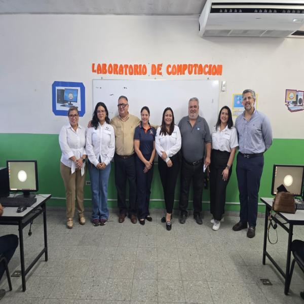 RECONECTA de Recacel transforma residuos peligrosos para donar computadoras a escuelas y combatir la brecha digital